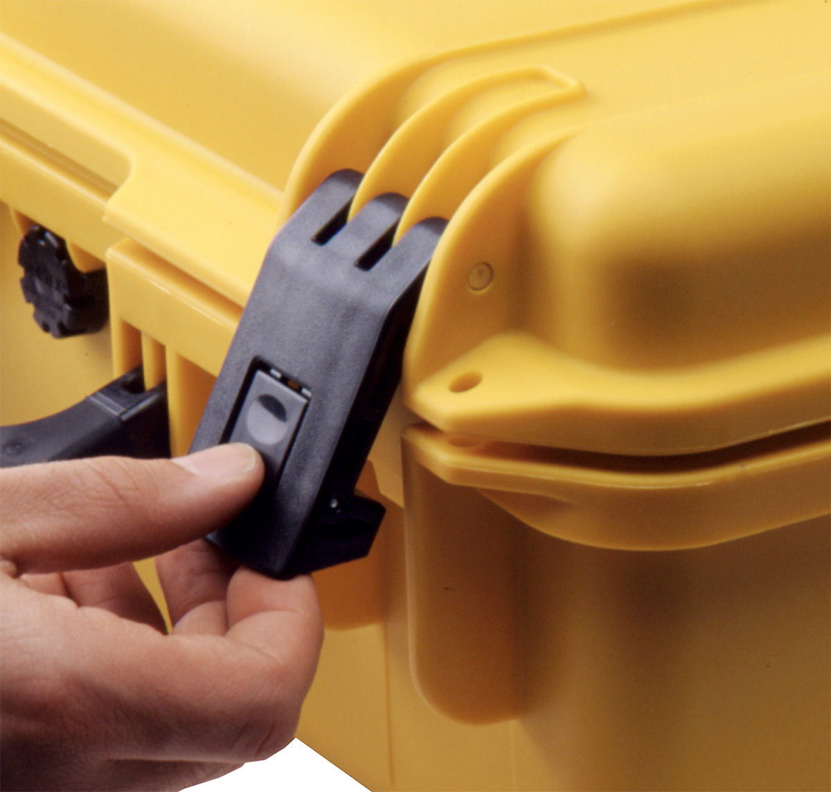 pelican-storm-hard-cases-press-pull-latches